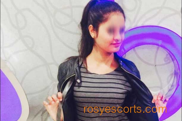 SEXY GIRL IN GURGAON